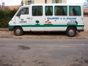 Le mini-bus à la fin des années 90 (Arch. mairie)