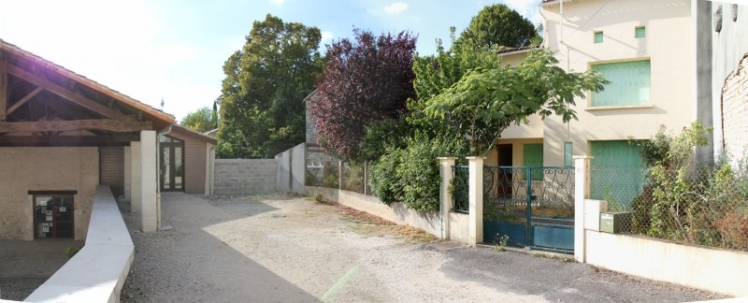 La Maison de Mme METAYER et la Maison du Patrimoine en août 2010 (Ph. G. BRANCHUT)