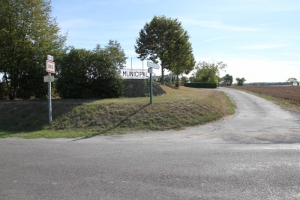 Le chemin du Stade coté entrée du Foot (Ph. G. B.)