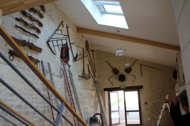 Maison du Patrimoine. Installation des Vieux Outils (Ph. G. BRANCHUT)