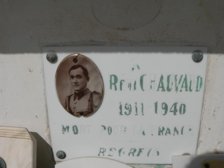 Porcelaine d'autrefois de René CHAUVAUD, soldat mort pour la France (Ph. G. BRANCHUT 2007)