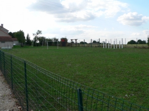 L'aire de jeux de l'école de la Prévôterie (Ph. G. BRANCHUT 2007)